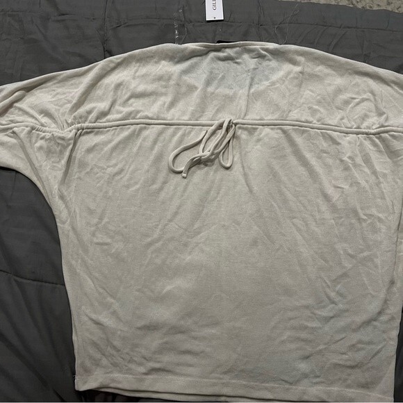 NWT Gilli Cream Knit Dolman Sleeve Lace Back Top Size Small - Picture 6 of 9